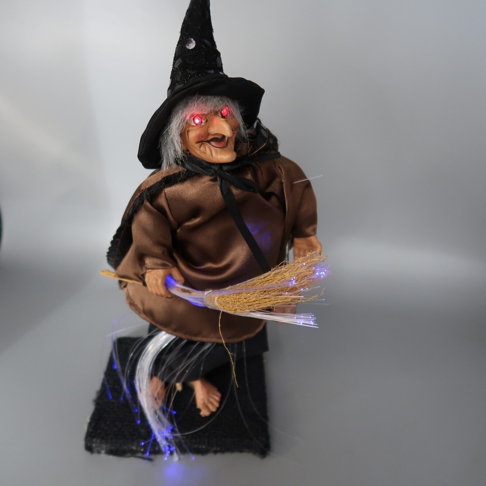 Fiber Optic Witch with broom stick 11 inch by Ganz Spooky‎ Halloween